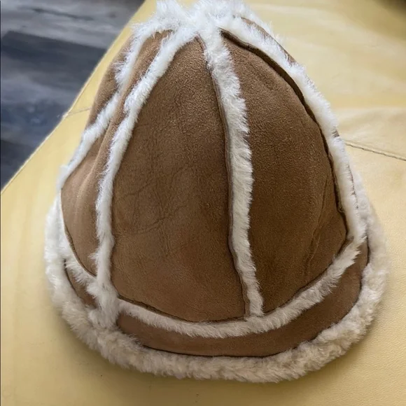 UGG | Accessories | Ugg Tan Shearling Hat With Cream Accents  display picture 2